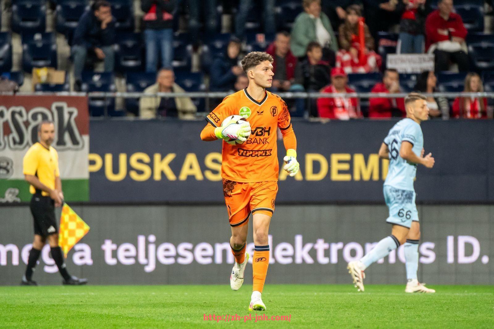 金年会-世俱杯球员战术执行力典型案例分析与教练调度关联